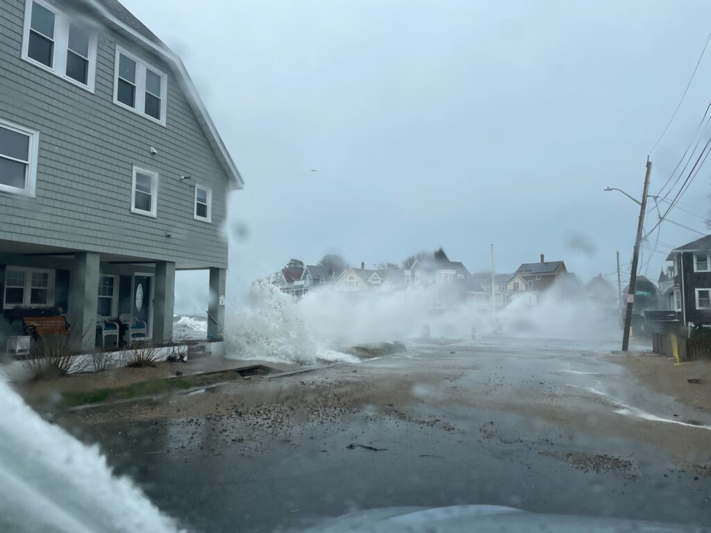 a large water fountain in a neighborhood (MyCoast AI)