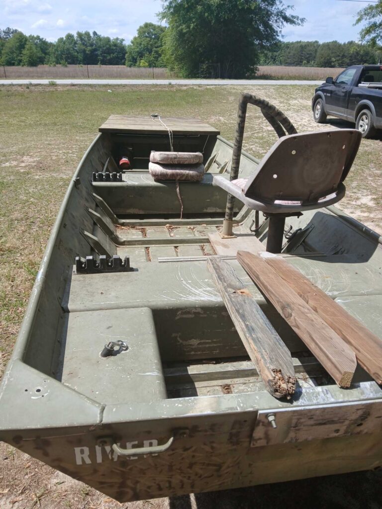 a car with a broken front end (MyCoast AI)